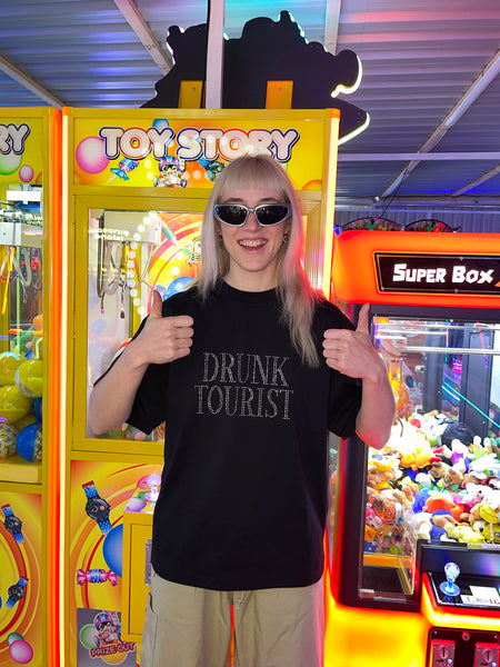 Załaduj obraz do przeglądarki galerii, Drunk Tourist Boxy Premium T-shirt
