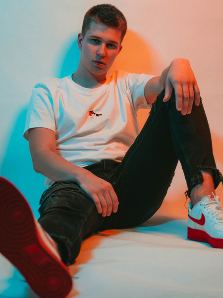 Załaduj obraz do przeglądarki galerii, Shoozy JRD Regular T-shirt Biały
